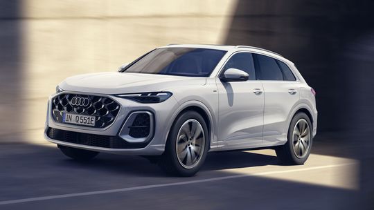 Audi Q5 SUV a Sportback e-hybrid (2025)