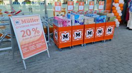 Putac pri novej predajni Mueller Trencin