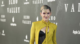 Speváčka Ashley Roberts na uvedení novinky Echo Valley.