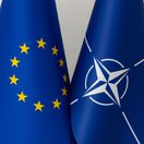 Vlajky EÚ a NATO