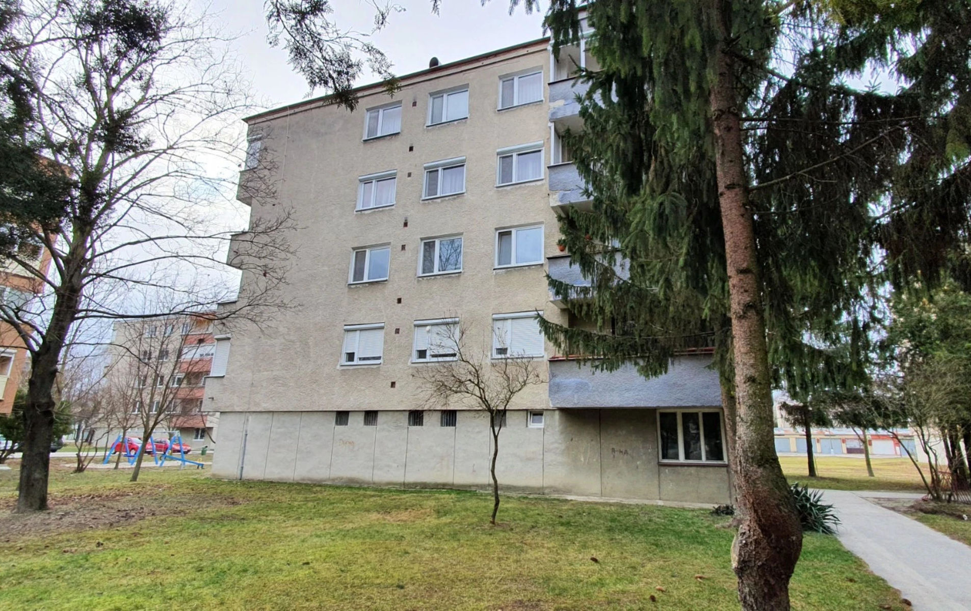 Brnenské námestie v Kolárove pripomína nezištnú...