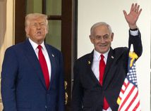 Izrael udrel na Irán aj preto, aby sa na Gazu...