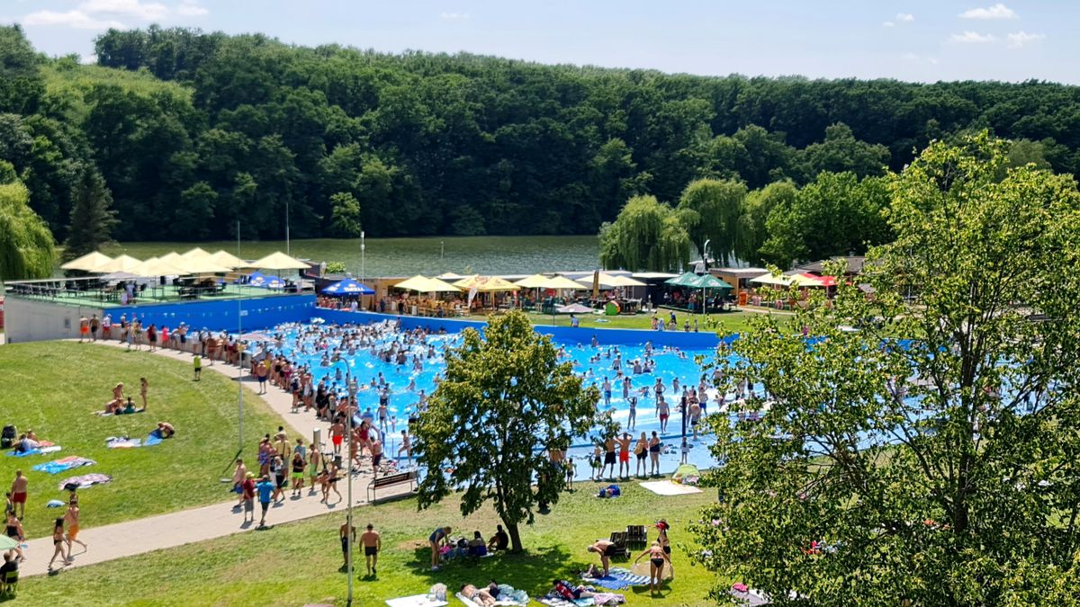 Bazén s vlnobitím v Rimavskej Sobote