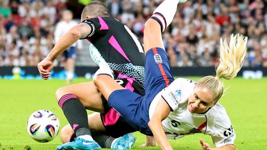 Rovnosť pohlaví v praxi: Taliansky majster Európy poslal k zemi hviezdu ženského futbalu