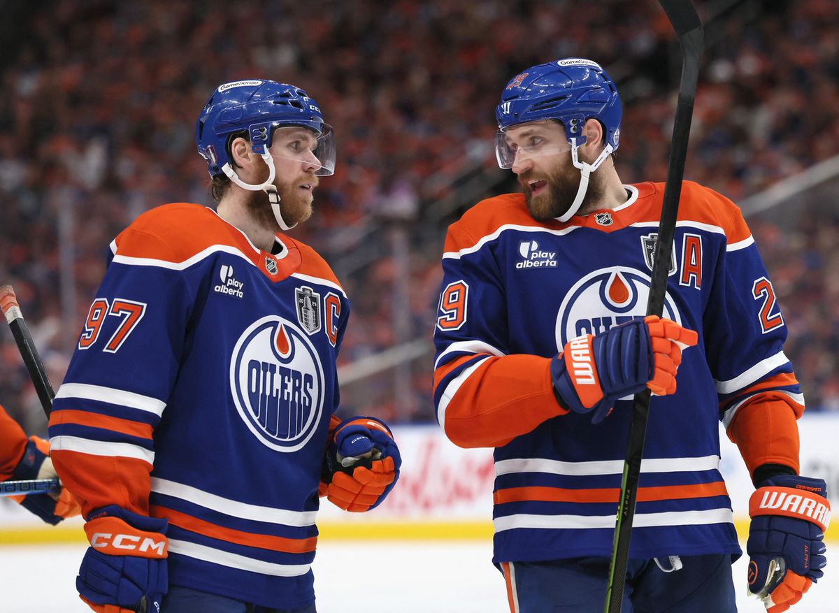 Kľúčoví hráči Edmontonu - Connor McDavid a Leon...