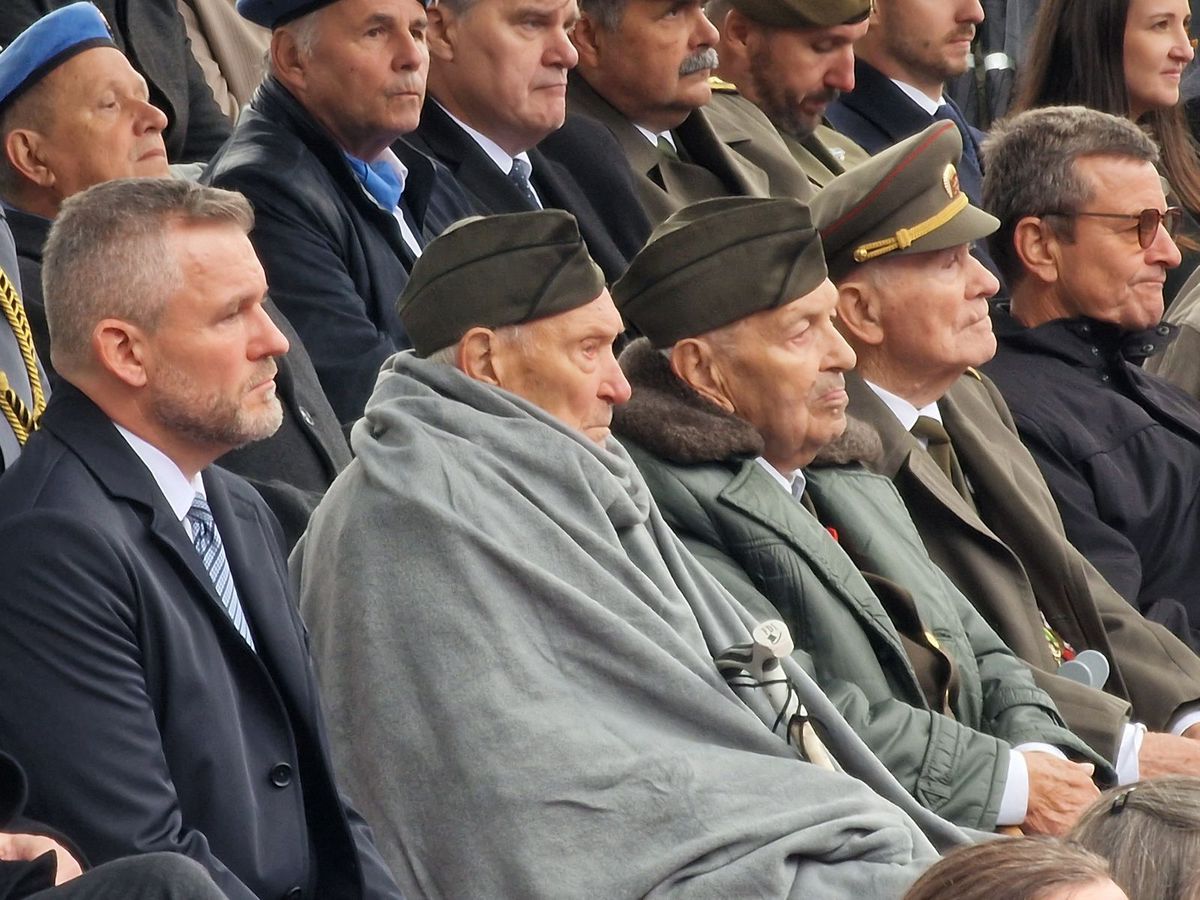V popredí zľava: Prezident SR Peter Pellegrini...