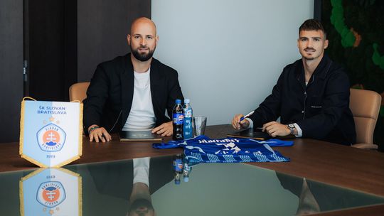 Slovan predstavil druhú letnú posilu. Slováka viedol aj bývalý tréner Realu, kapitánska páska mu nie je cudzia