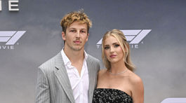 Na premiére sa objavil aj Liam Lawson a jeho partnerka Hannah St. John.