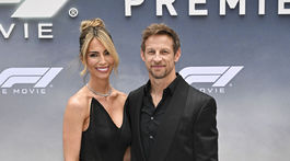 Pretekár Jenson Button a jeho manželka Brittny Ward.