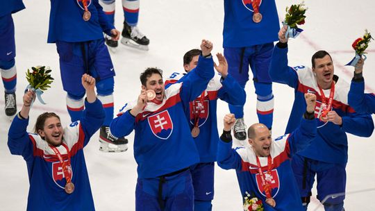 Málo možností, kľúčový post bez špičkového hráča. Obrana Slovenska bude musieť na olympiáde výrazne zabrať