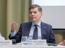 Peter Lednický, Penta
