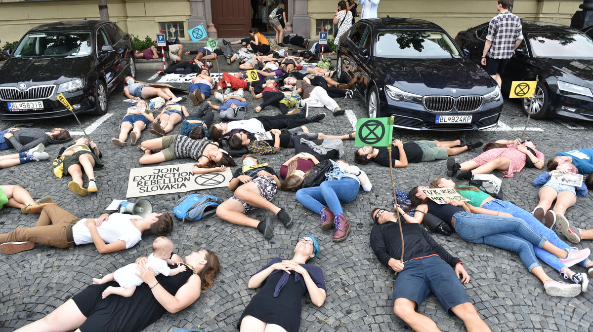 die-in, Extinction Rebellion Slovakia, Bratislava
