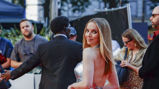 Herečka Jodie Comer v kreácii Prada na premiére...