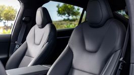 Tesla Model X 7