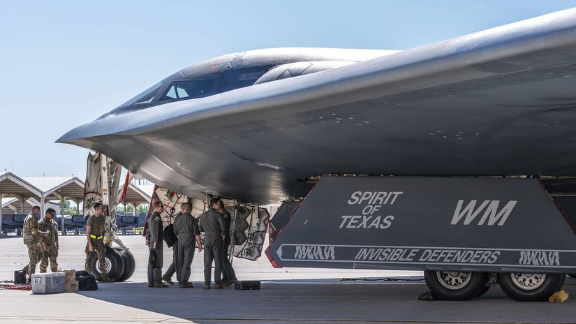 Bombardér / B-2 /