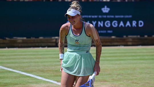 Česká hviezda zúri: Je normálne, aby komisár sedel u mňa večer na gauči a čakal kým sa vymočím? 