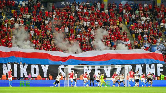 Trest za nadávky na Fica či Putina je zatiaľ iba jeden, postaral sa oň samotný futbal. Pridá sa UEFA? Organizátori domácich ME reagovali