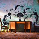 kostry, ruiny, opustený dom, stôl