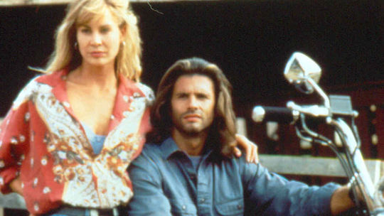 Herec Lorenzo Lamas  a Cheyenne Phillips ako...