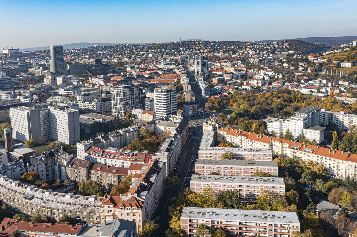 Na snímke z dronu výhľad z Trnavského mýta na...