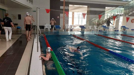 Prípad dievčatka otriasol Slovenskom: Muž ju na plavárni omámil čokoládou s drogami. Ako sú deti počas výcvikov chránené?