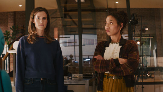 Gemma (Allison Williamsová) a Tess (Jen Van...