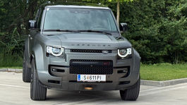Land Rover Defender Octa (2025)