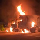 Nemecké nákladné vozidlá, oheň, požiar, nemecká armáda