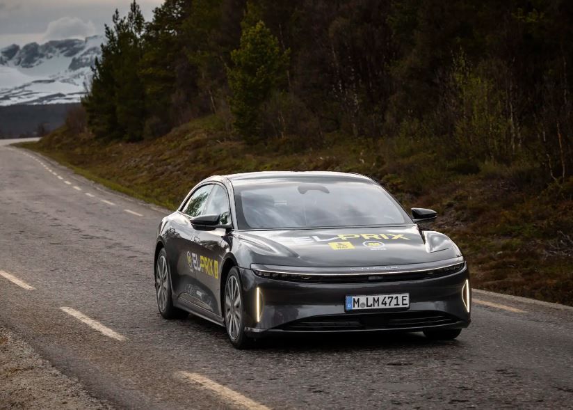 Lucid Air prešiel na jedno nabitie 832 km.