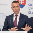 Minister školstva Tomáš Drucker a riaditeľ Združenia škôl C. S. Lewisa Roman Baranovič