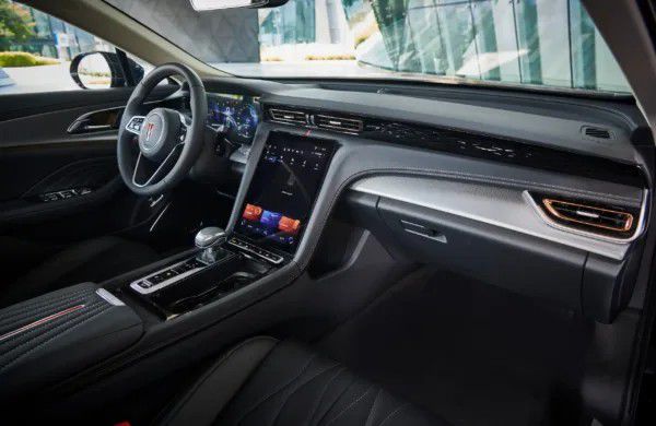Hongqi H5 - interiér