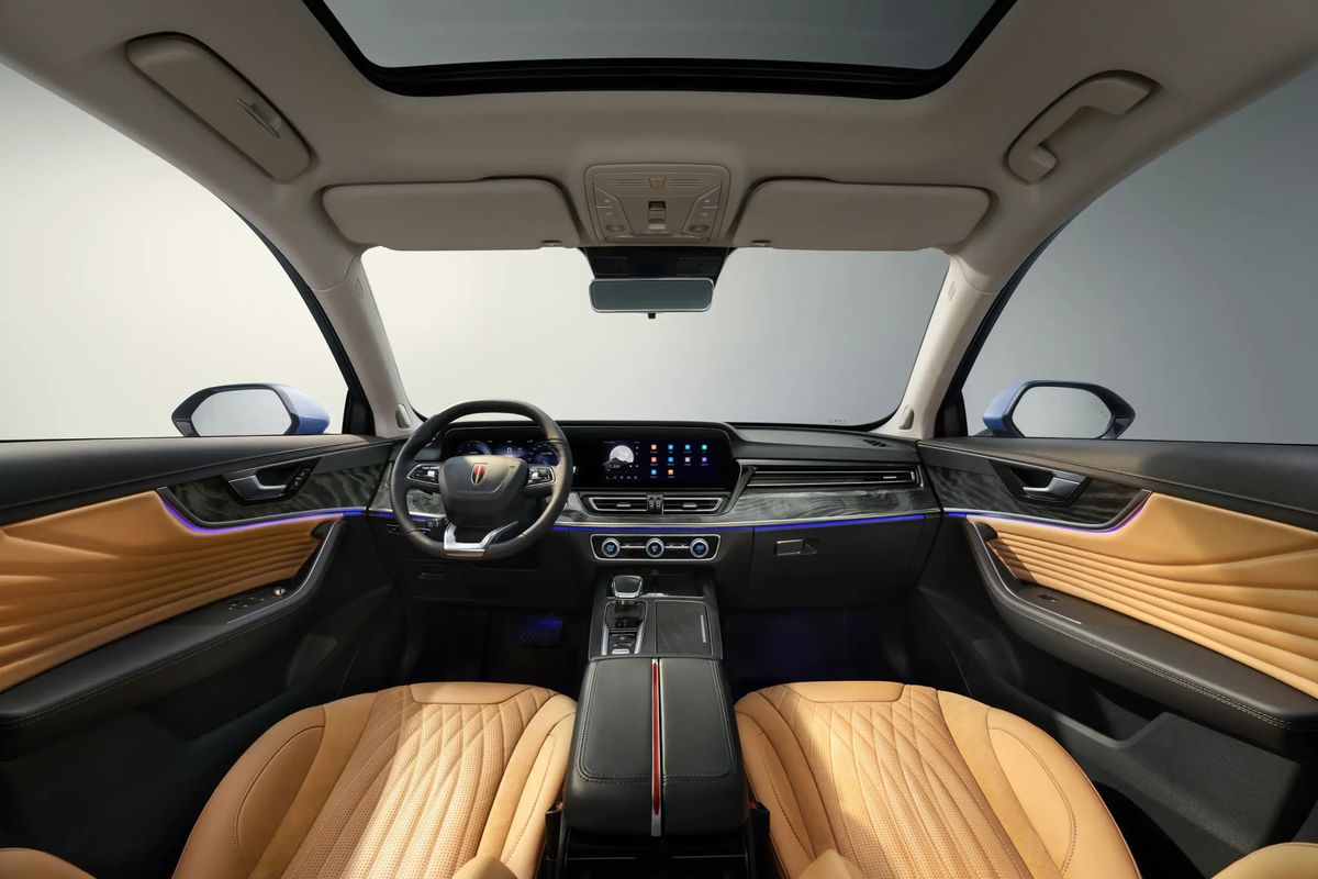 Hongqi HS5 - interiér
