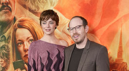Herečka Emma Stone a režisér Ari Aster.
