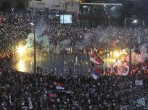 Srbsko na pokraji revolúcie: demonštranti stavajú barikády, Vučič ďakuje 'chápavému Rusku'