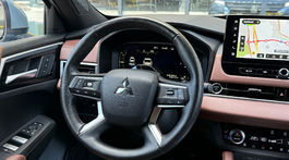 Mitsubishi Outlander PHEV 2.4 (2025)