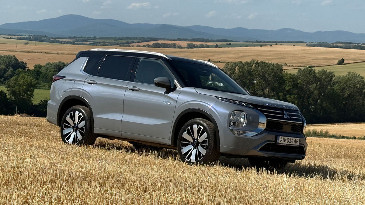 Mitsubishi Outlander má pohon 4x4, ktorý mu...
