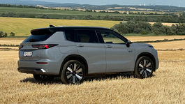 Mitsubishi Outlander PHEV 2.4 (2025)