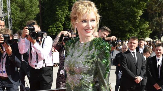 Herečka Anna Geislerová v šatách od českého...