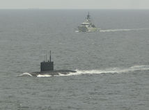 ponorka RFS Novorossijsk, britská vojnová loď HMS Mersey