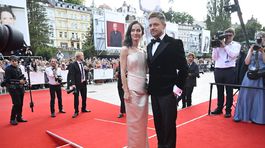 Režisér a herec Jiří Mádl s partnerkou Kateřinou Jirkovskou.