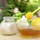 Med namiesto cukru? Toto potrebujete vedieť o zámene, ak chcete zdravšie variť a piecť