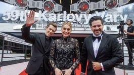 Vladislav Plevčík, herečka Anna Gajdzíková a herec Vojtěch Kotek 