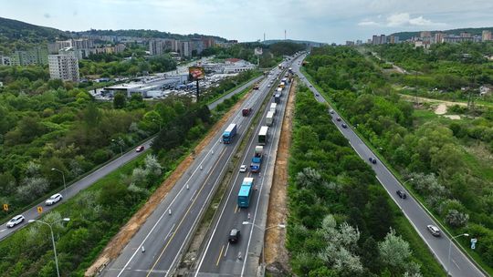 Diaľnica D1 pri Ilave je pre dopravnú nehodu uzavretá