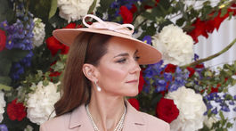 Princezná Kate v kreácii z dielne Dior.