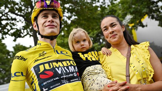 Jonas Vingegaard, Trine Hansenová