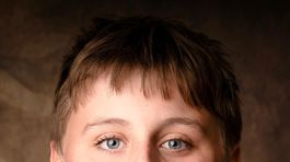 Amos Kitson ako Dudley Dursley