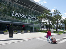 letisko,Bratislava,odlet,letenky