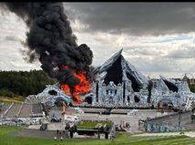 tomorrowland požiar