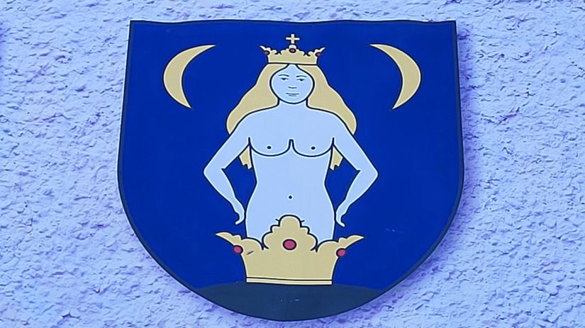 Hlohovec, Hlohovský zámok, erb, žena
