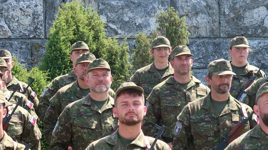 Na snímke slávnostnú prísahu v rámci pilotného...